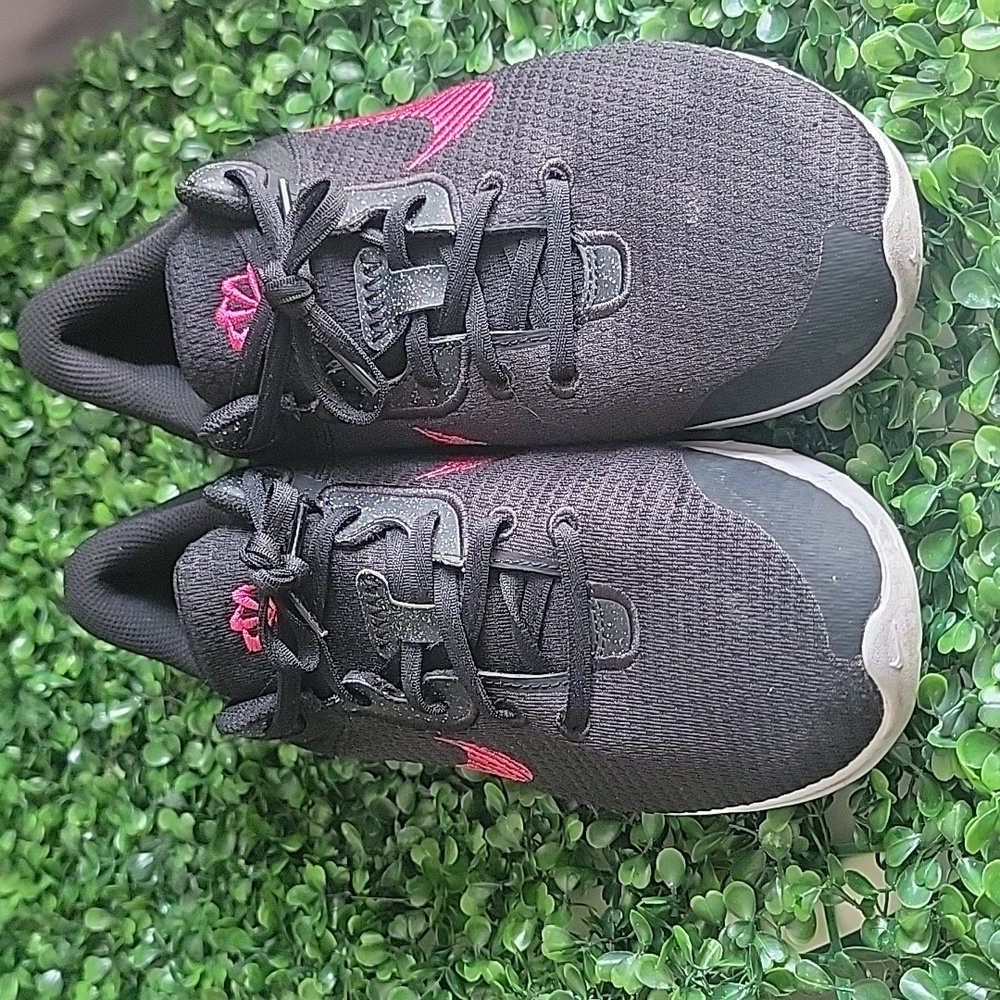 Nike Flex Black and Pink Shoes - Picture 2 of 6